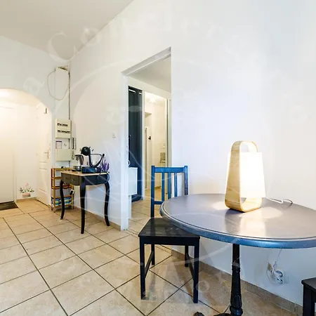 Appartement Le Voltaire - Escapade Ensoleillée Avec Terrasse Toulon